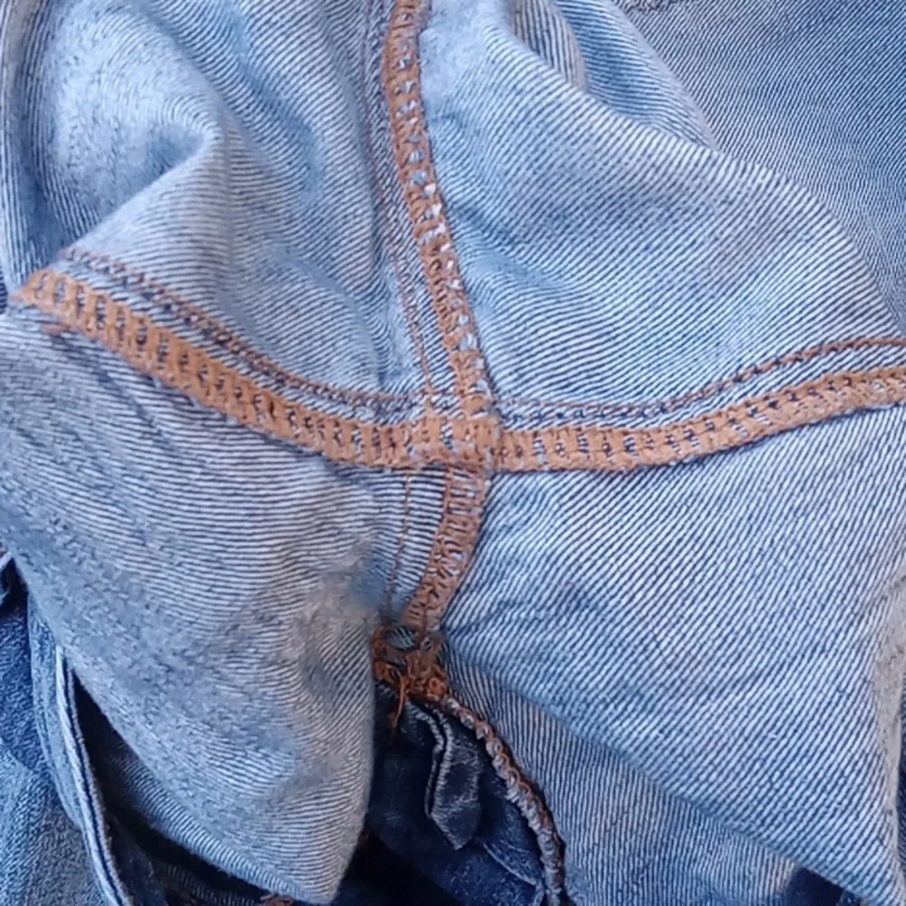 Woman's jeans blue, good condition, good stretch size. 10 regular_9